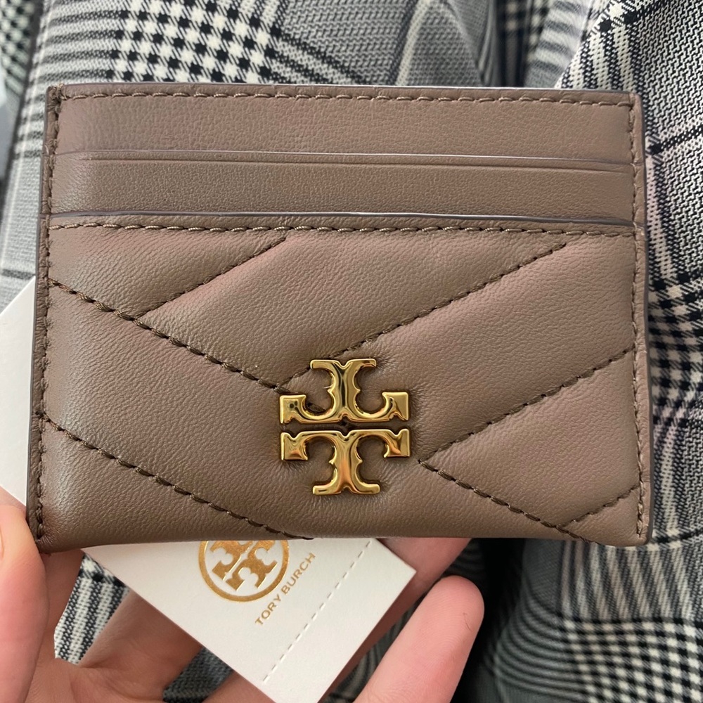 Click for Price Details! Tory Burch Card Case - Picture 1 of 8